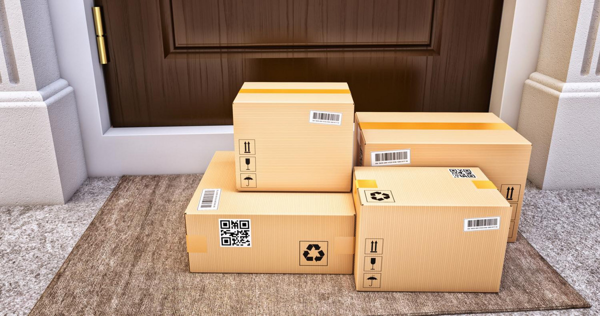 pic of some parcels in front of a door